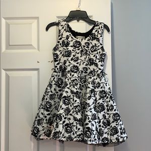 Girls dress size 10 worn once!